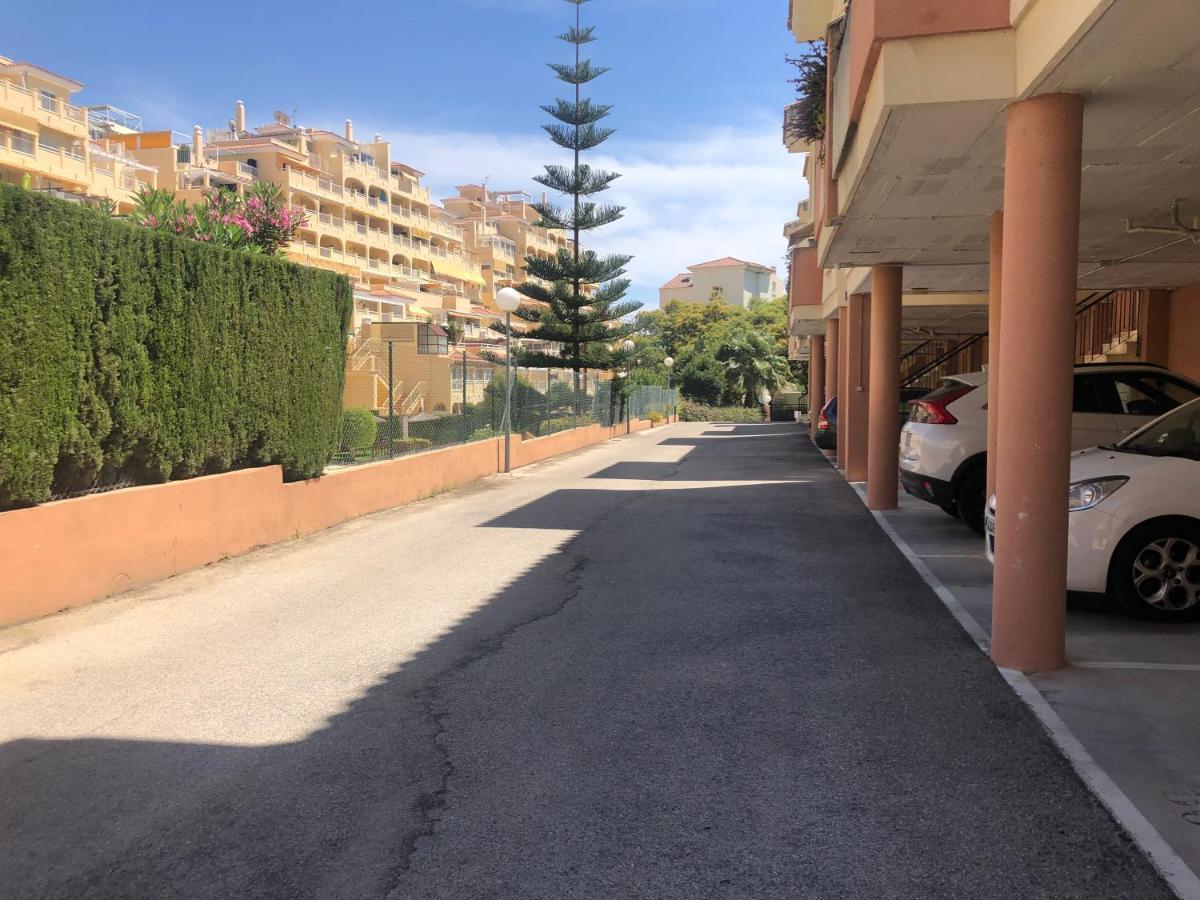 Piso En Zona Tranquila De - Torrequebrada Golf Apartment Benalmadena Luaran gambar